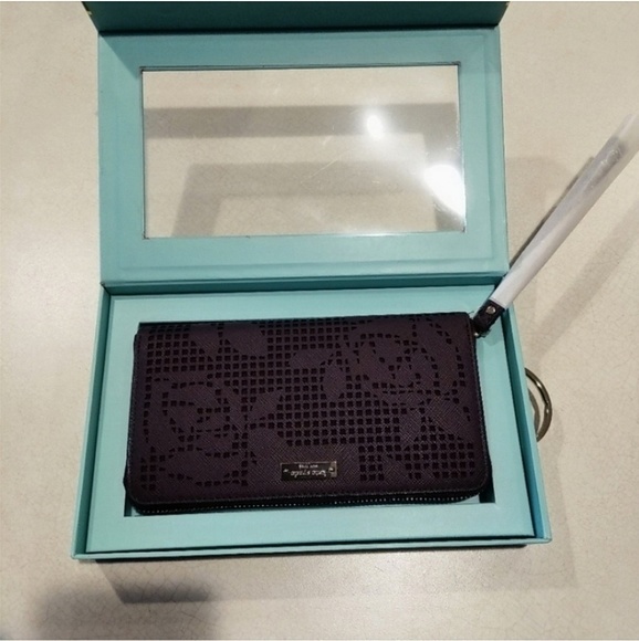 Price Drop! Kate♠️Spade Wristlet /Wallet - Picture 7 of 8